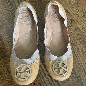 Tory Burch sz 7 ballet flats, tan